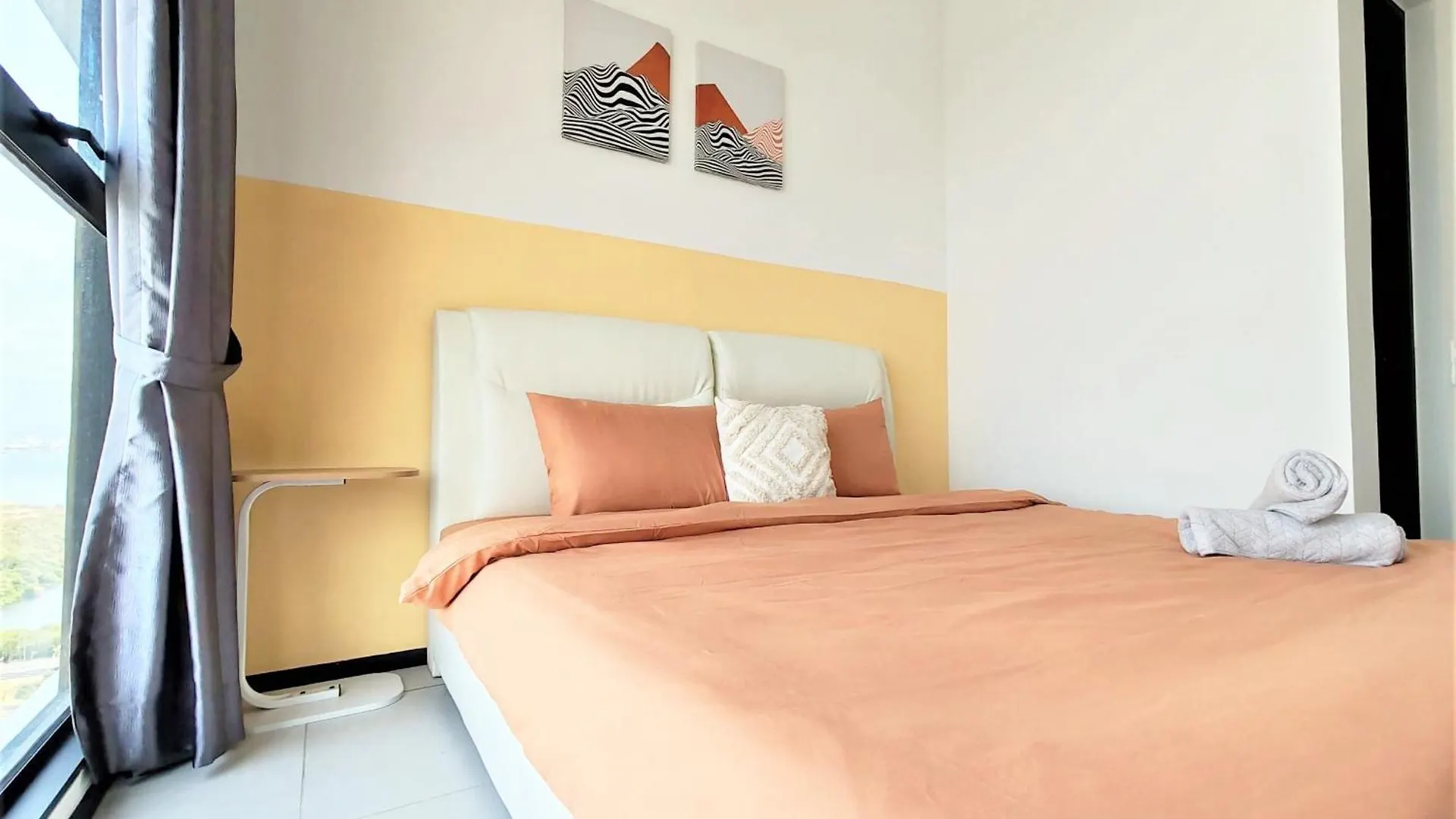 Cozy Minimalist Suite At Urban Suites Georgetown By Superstay Jelutong Apartment