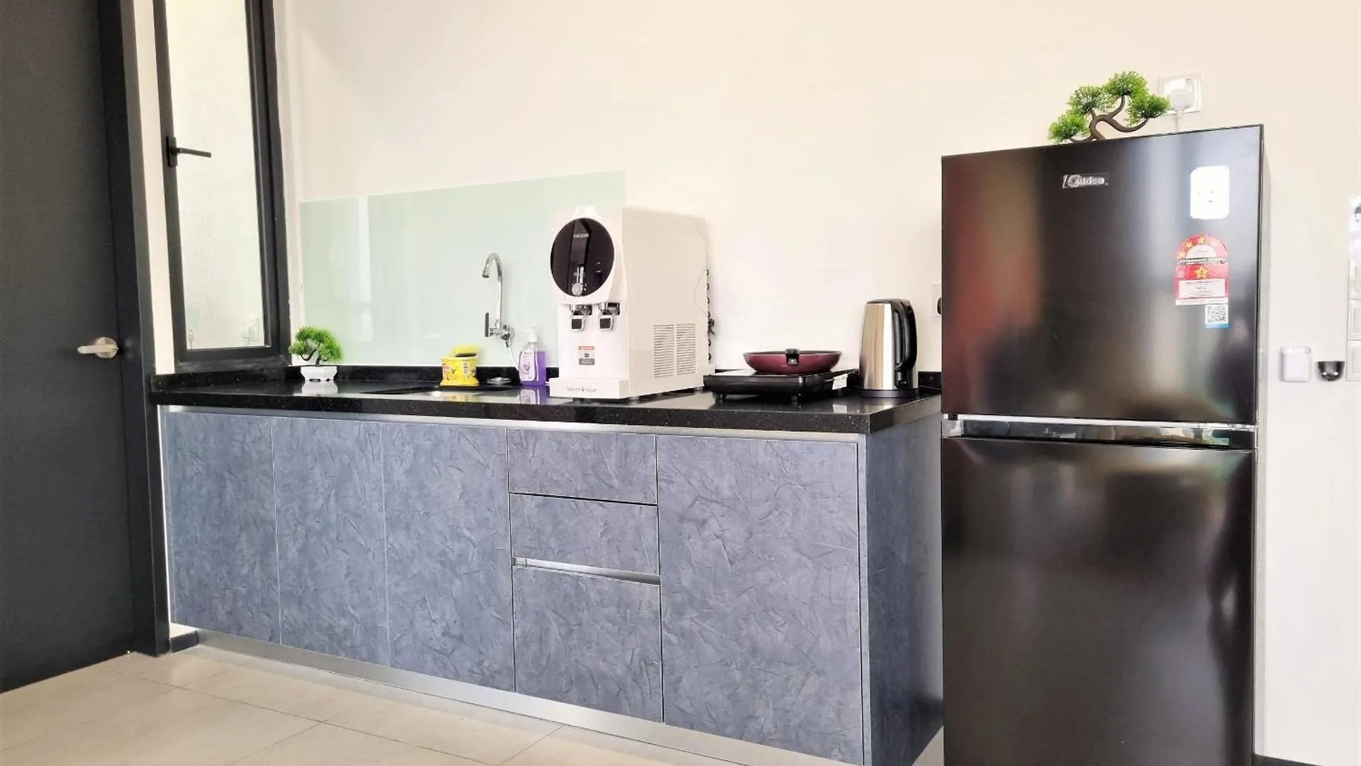 Cozy Minimalist Suite At Urban Suites Georgetown By Superstay Jelutong Apartment