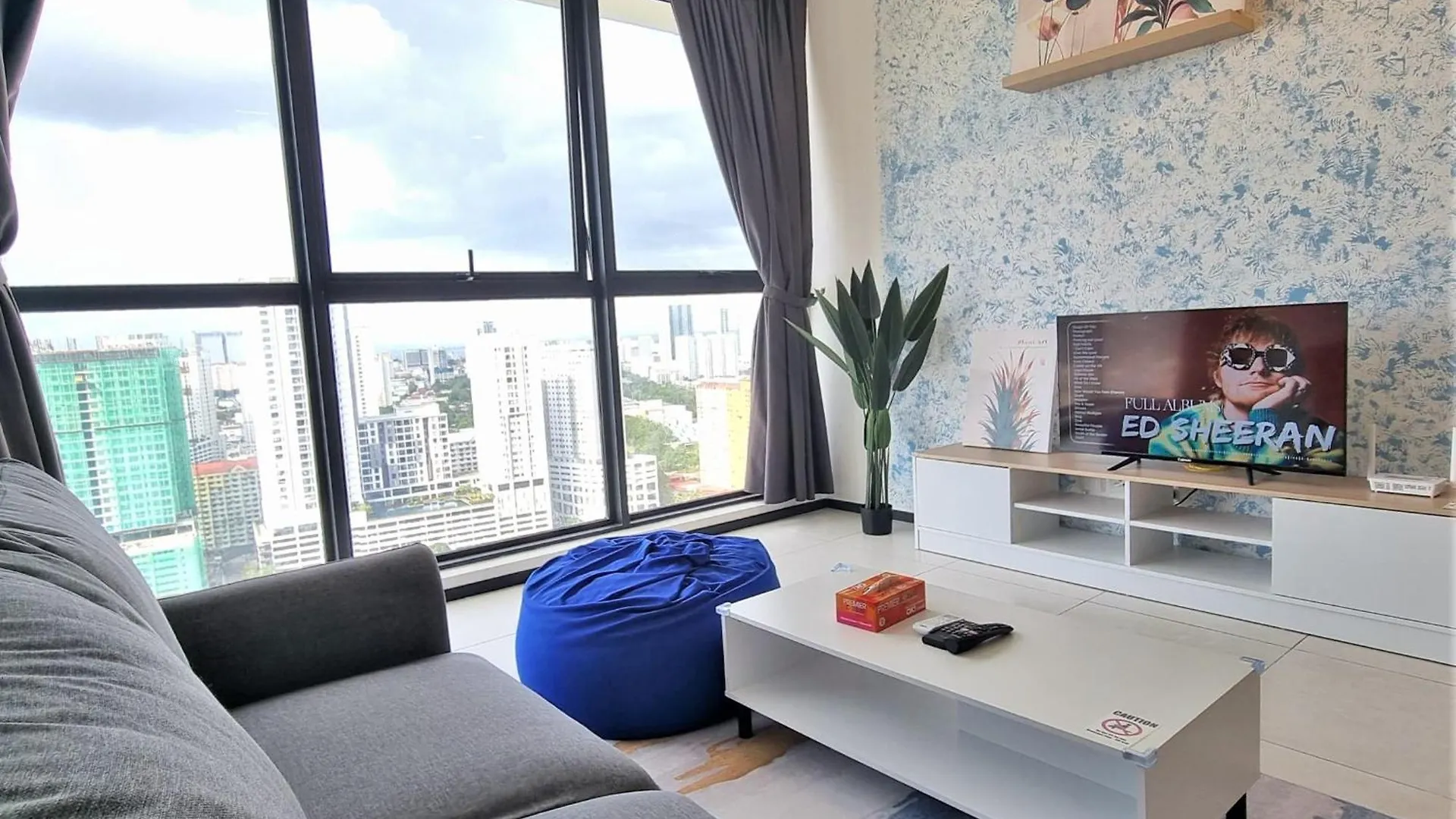 Cozy Minimalist Suite At Urban Suites Georgetown By Superstay Jelutong Apartment